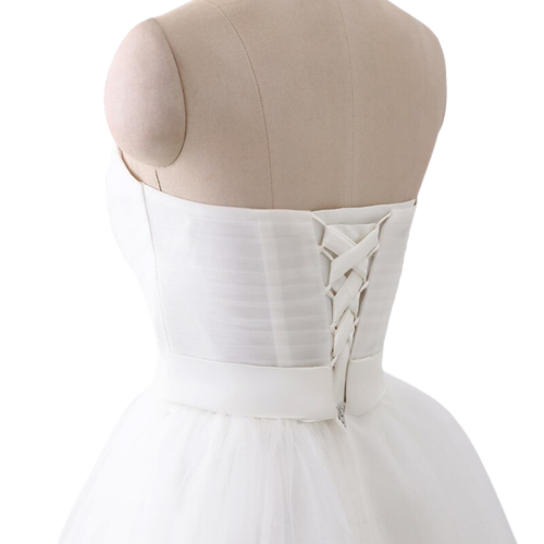 Une Robe De Mariée Blanche Princesse