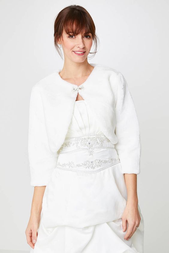 Quelle veste avec robe de mariée sale